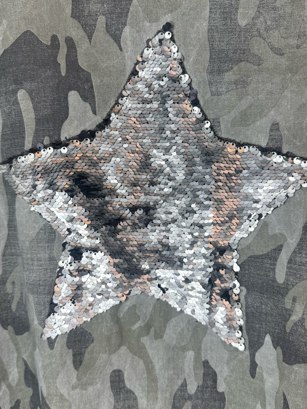 New Collection Boutique Camo Sequined Open Front Lightweight Hooded Jacket - Picture 9 of 13